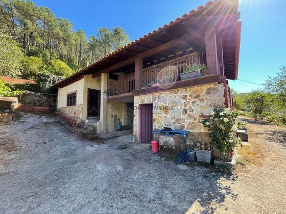 Foto 1 de Chalet en venta en Castrelo de Miño de 5 habitaciones con terraza y garaje