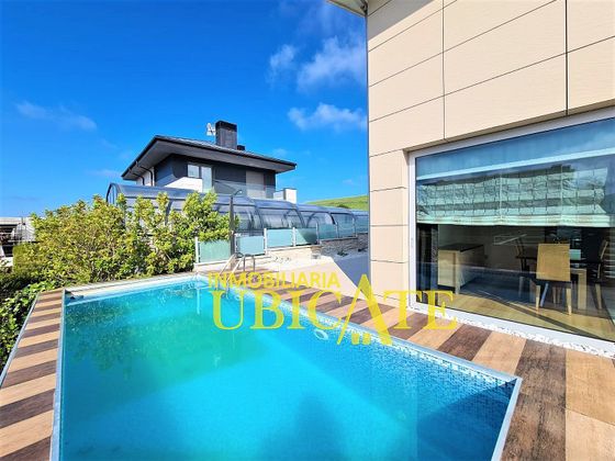 Foto 1 de Xalet en venda a Castro de 5 habitacions amb terrassa i piscina
