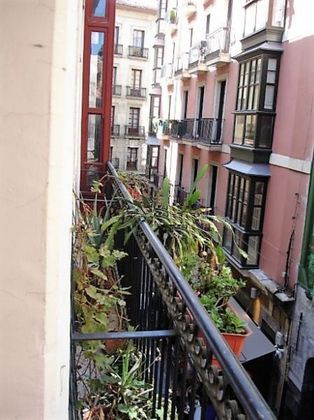 Foto 1 de Piso en venta en Casco Viejo de 3 habitaciones con balcón y calefacción