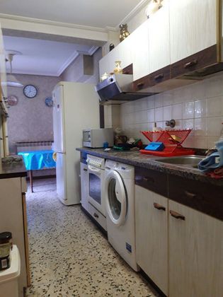 Foto 1 de Pis en venda a Lakua - Arriaga de 3 habitacions amb terrassa i calefacció