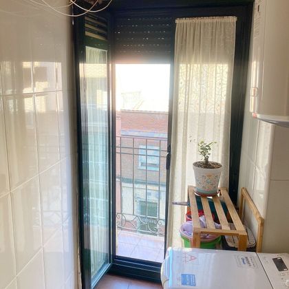Foto 2 de Pis en venda a Tres Olivos - La Piedad de 1 habitació amb balcó i aire acondicionat
