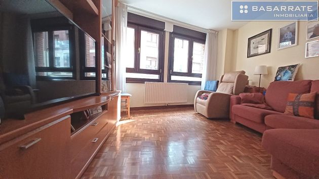 Foto 1 de Venta de piso en Solokoetxe de 2 habitaciones con terraza y calefacción