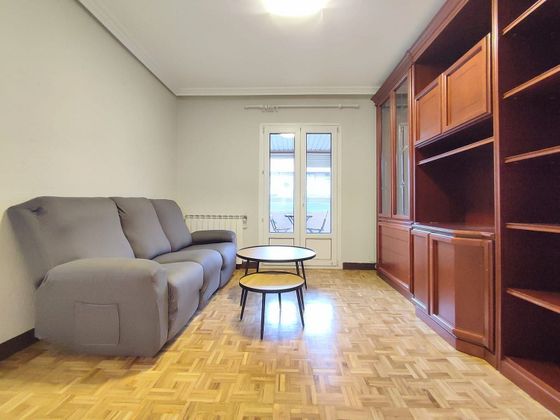 Foto 1 de Alquiler de piso en Milagrosa de 3 habitaciones con terraza y muebles