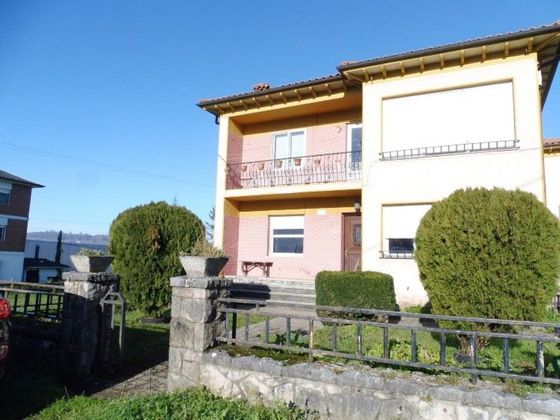 Foto 2 de Casa en venda a barrio Arenal Helguera de 6 habitacions amb jardí i balcó
