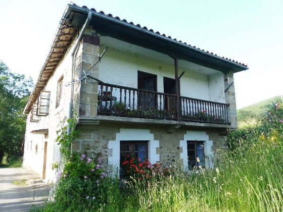 Foto 1 de Casa en venta en Liérganes de 3 habitaciones con jardín y balcón