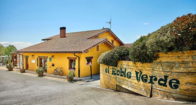 Foto 2 de Casa rural en venda a calle Camping El Roble Verde de 99 habitacions amb terrassa i piscina