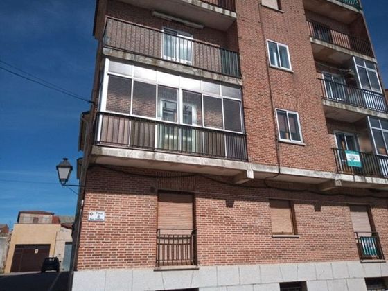 Foto 2 de Pis en venda a calle El Paraiso de 4 habitacions amb terrassa i balcó