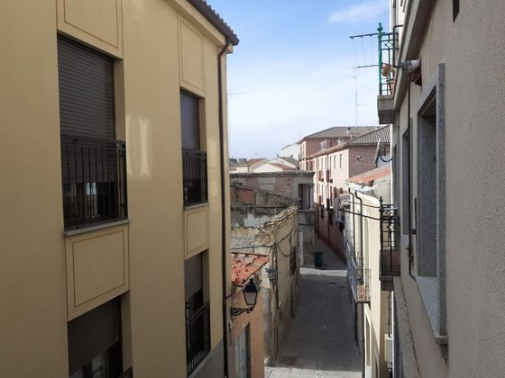Foto 2 de Piso en venta en calle Canales de 3 habitaciones con balcón y calefacción