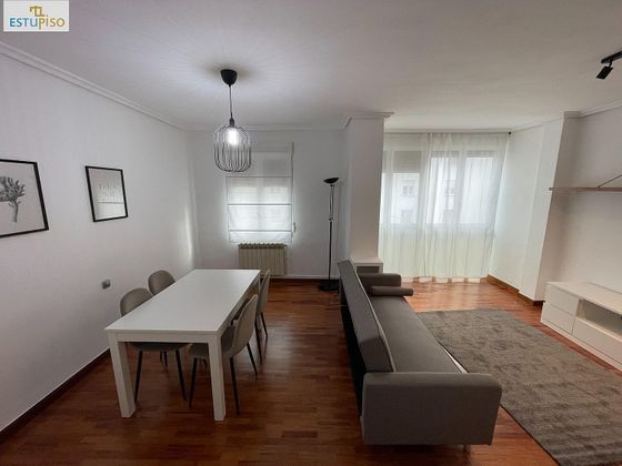 Foto 2 de Alquiler de piso en Judizmendi - Santa Lucía de 2 habitaciones con terraza y muebles