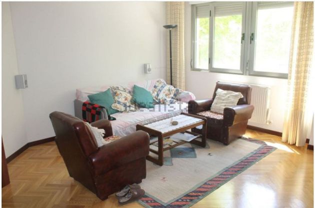 Foto 1 de Piso en venta en Zurguén de 3 habitaciones con garaje y jardín