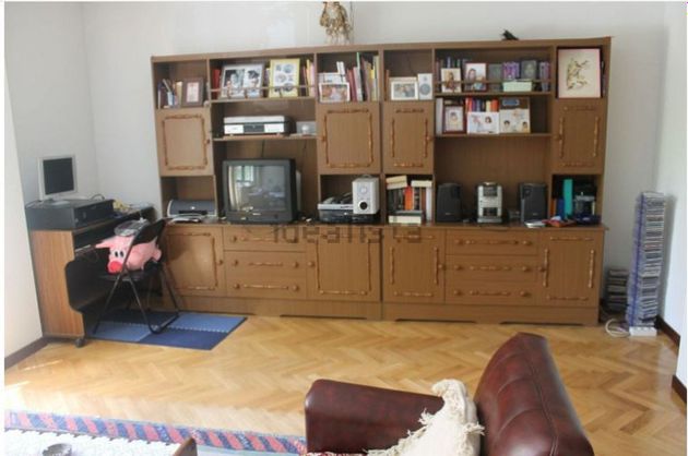 Foto 2 de Pis en venda a Zurguén de 3 habitacions amb garatge i jardí