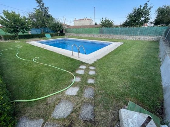 Foto 2 de Casa en venta en Fresno Alhándiga de 4 habitaciones con piscina y jardín