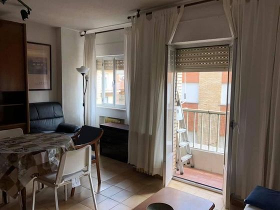 Foto 2 de Alquiler de piso en Garrido Sur - Estación Sur de 3 habitaciones con muebles y balcón
