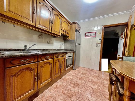 Foto 2 de Pis en venda a El Carbayedo - El Quirinal de 4 habitacions amb terrassa i garatge