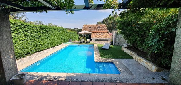 Foto 2 de Chalet en alquiler en Coruxo - Oia - Saiáns de 3 habitaciones con terraza y piscina