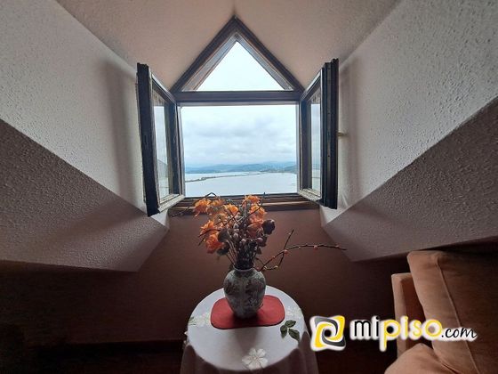 Foto 2 de Casa en venta en Argoños de 4 habitaciones con piscina y balcón