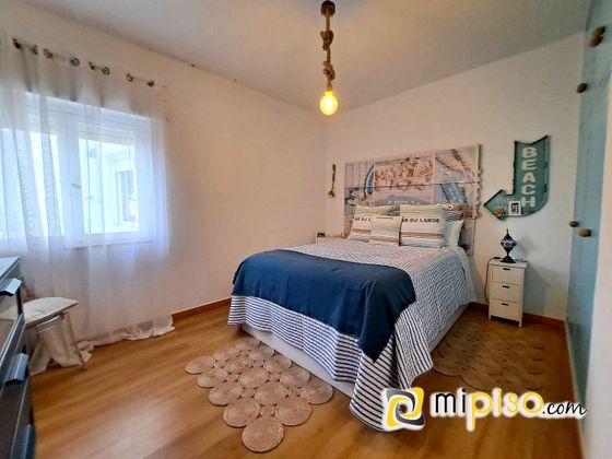 Foto 1 de Venta de piso en Santoña de 4 habitaciones y 85 m²