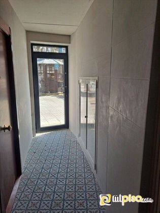 Foto 2 de Venta de piso en Santoña de 2 habitaciones con garaje y ascensor