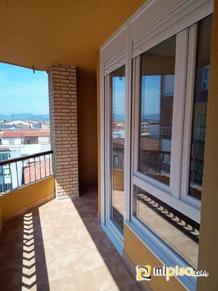 Foto 2 de Venta de piso en Santoña de 3 habitaciones con terraza y calefacción