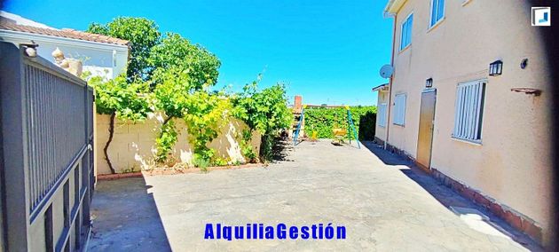 Foto 2 de Chalet en venta en Pozo de Guadalajara de 5 habitaciones con garaje y jardín
