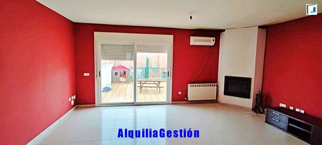 Foto 1 de Casa adosada en venta en Torrejón del Rey de 4 habitaciones con garaje y jardín