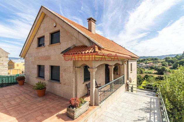 Foto 1 de Xalet en venda a Castrelos - Sardoma de 6 habitacions amb garatge i jardí