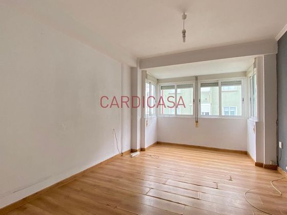 Foto 2 de Venta de piso en Bouzas - Coia de 3 habitaciones con calefacción