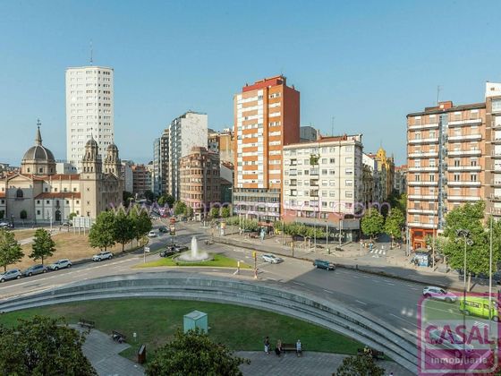 Foto 1 de Pis en venda a Centro - Gijón de 4 habitacions amb terrassa i calefacció