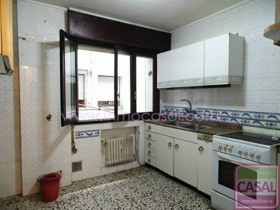 Foto 1 de Piso en venta en Centro - Avilés de 5 habitaciones con terraza y garaje
