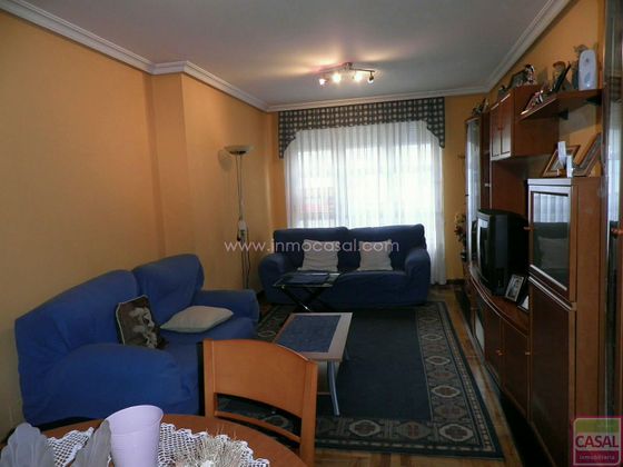 Foto 2 de Piso en venta en Laviana de 3 habitaciones con terraza y calefacción