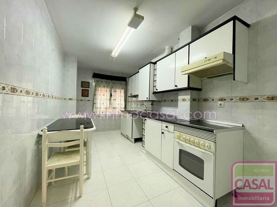 Foto 1 de Pis en venda a La Villa - Bazuelo de 3 habitacions amb garatge i calefacció
