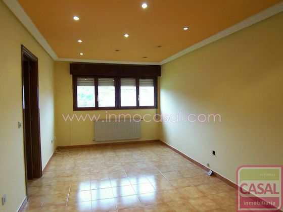 Foto 2 de Piso en venta en Riaño - Los Barros de 3 habitaciones con garaje y calefacción