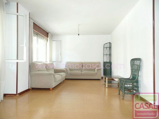 Foto 2 de Pis en venda a Centro - Avilés de 3 habitacions amb garatge i calefacció