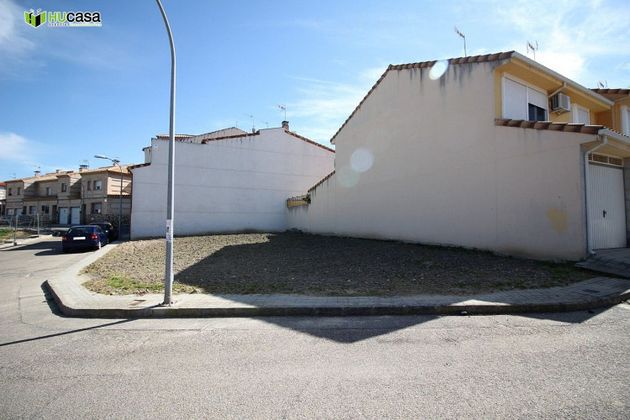 Foto 2 de Venta de terreno en Olías del Rey de 208 m²
