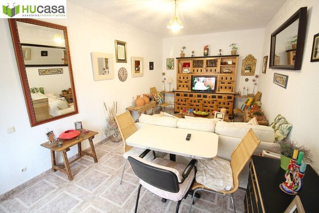Foto 2 de Casa adossada en venda a Gálvez de 4 habitacions amb terrassa i garatge