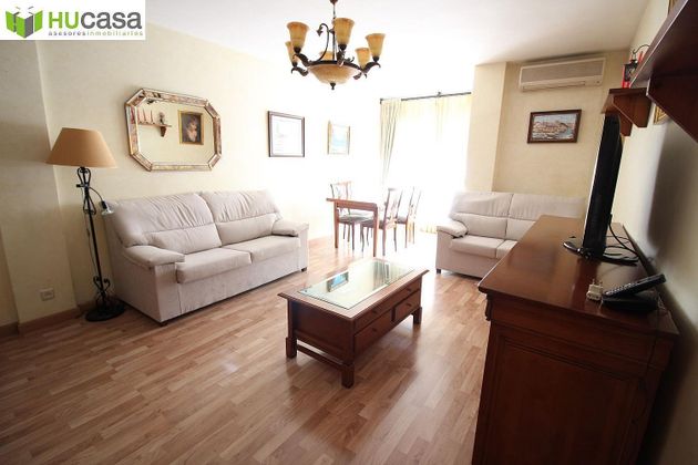 Foto 1 de Alquiler de piso en Avda Europa - San Antón de 4 habitaciones con garaje y muebles