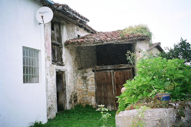 Foto 1 de Venta de casa rural en Cué-San Roque-Andrín de 2 habitaciones y 114 m²