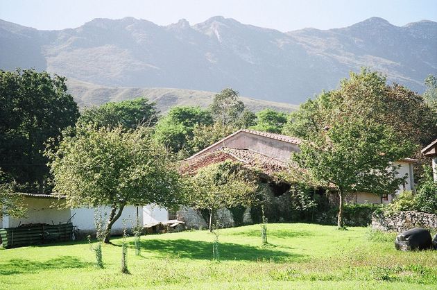 Foto 2 de Casa rural en venda a Cué-San Roque-Andrín de 2 habitacions i 114 m²