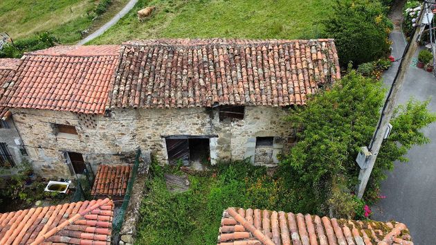 Foto 1 de Casa rural en venda a Vibaña-Ardisana-Caldueño de 3 habitacions amb jardí