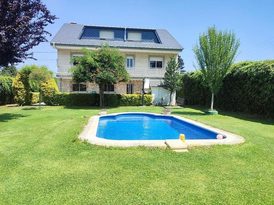 Foto 2 de Xalet en venda a Camponaraya de 5 habitacions amb piscina i jardí