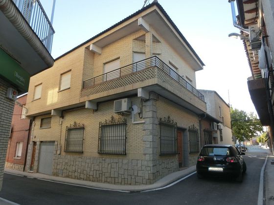 Foto 1 de Xalet en venda a Burujón de 5 habitacions amb garatge i balcó