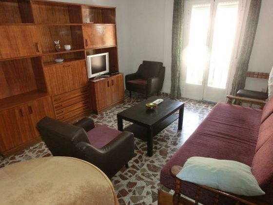 Foto 1 de Pis en lloguer a Antequeruela y Covachuelas de 3 habitacions amb mobles i balcó