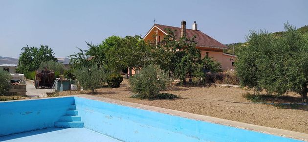 Foto 1 de Chalet en venta en Berbinzana de 4 habitaciones con terraza y piscina