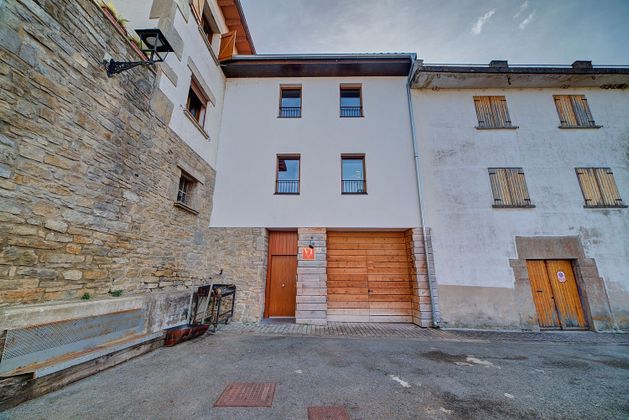 Foto 2 de Venta de casa en calle Larraberri de 6 habitaciones con garaje y calefacción