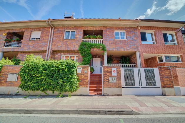 Foto 1 de Casa en venda a calle Comunidad Castilla y León de 5 habitacions amb terrassa i garatge