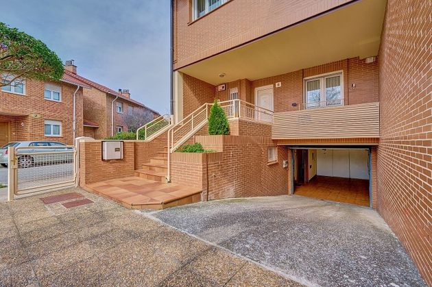 Foto 2 de Casa en venda a Zizur Mayor/Zizur Nagusia de 4 habitacions amb terrassa i piscina