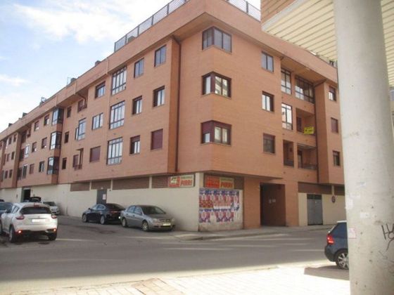 Foto 1 de Venta de piso en calle Santa Catalina de 2 habitaciones con terraza y garaje