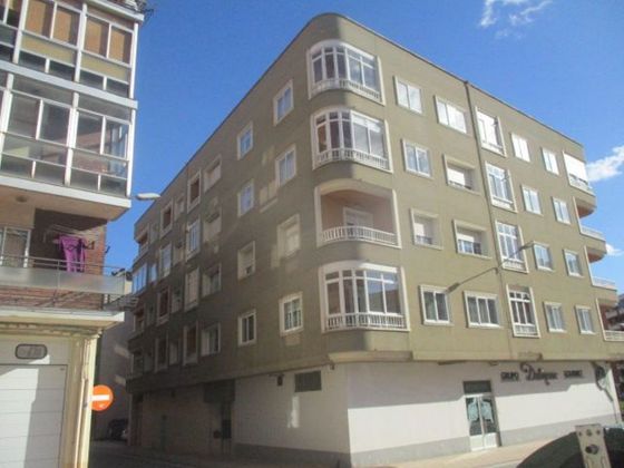 Foto 1 de Venta de piso en travesía San Isidro de 2 habitaciones con terraza y calefacción