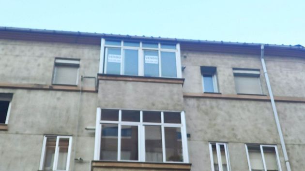 Foto 2 de Piso en venta en calle Astorga de 3 habitaciones con terraza y garaje