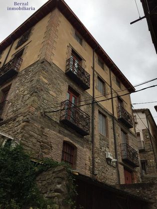 Foto 1 de Casa en venda a calle Plazuela de 9 habitacions amb balcó